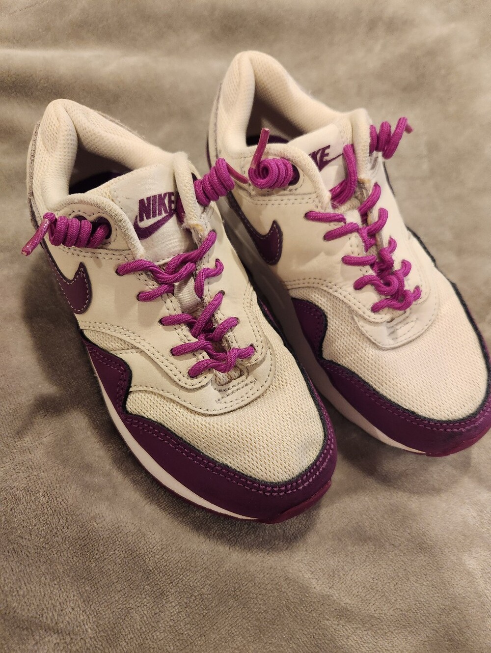 Nike Kids' White and Purple Athletic Sneakers, Size 1